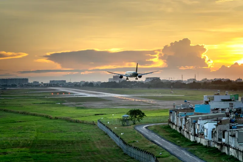 Skip the Big Hub: How Landing at the 'Other' Airport Can Slash Your Airfare by Hundreds
